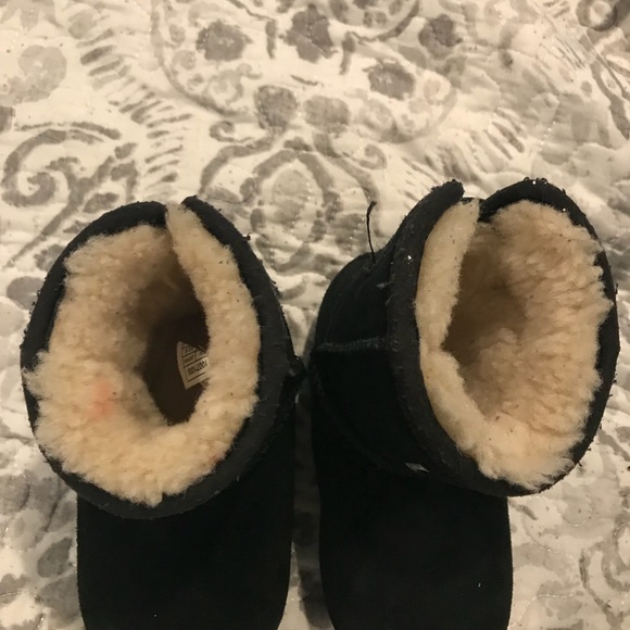 Infant uggs - Picture 2 of 5